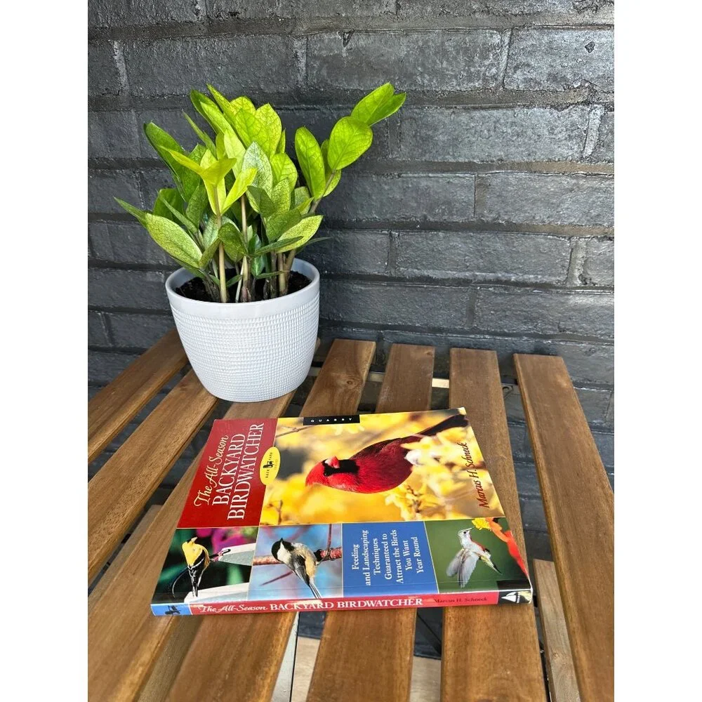 VTG All-Season Backyard Birdwatcher‎ By Marcus H Schneck Decor Gift Coffee Table